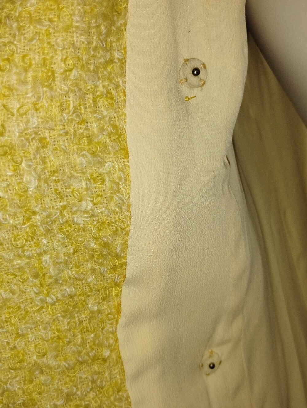 BUTTER YELLOW VINTAGE COAT - Picture 10 of 13